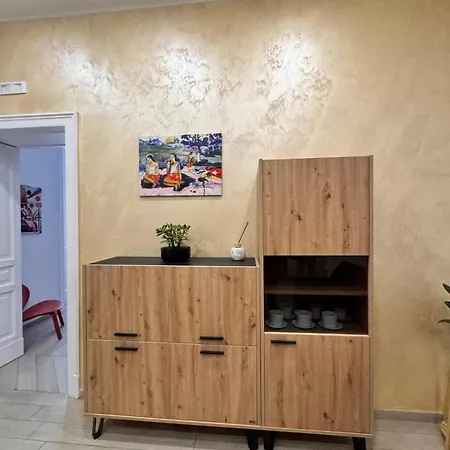 Alicja House * كازوريا